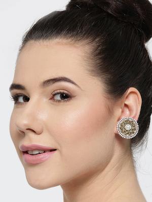 gold metal studs earring - 16888064 - Standard Image - 3