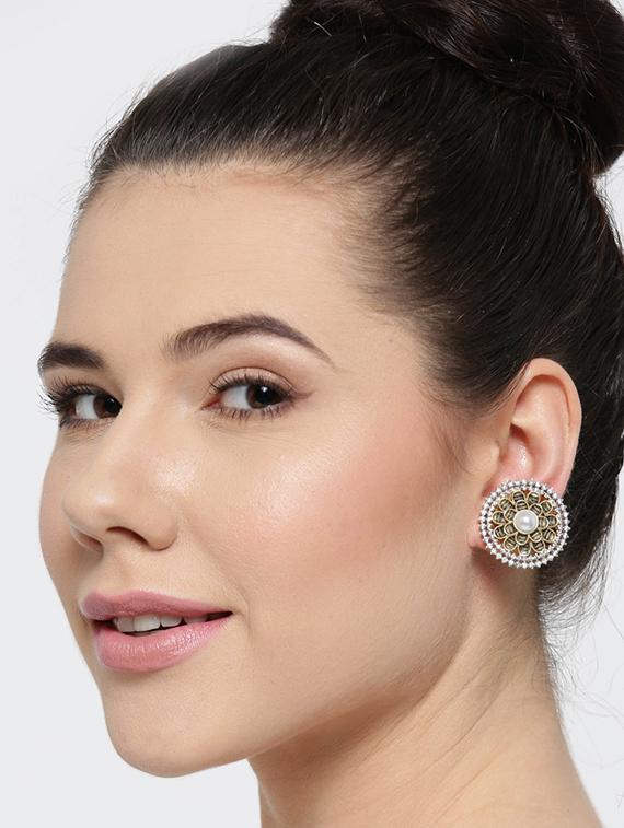 gold metal studs earring - 16888064 - Zoom Image - 3