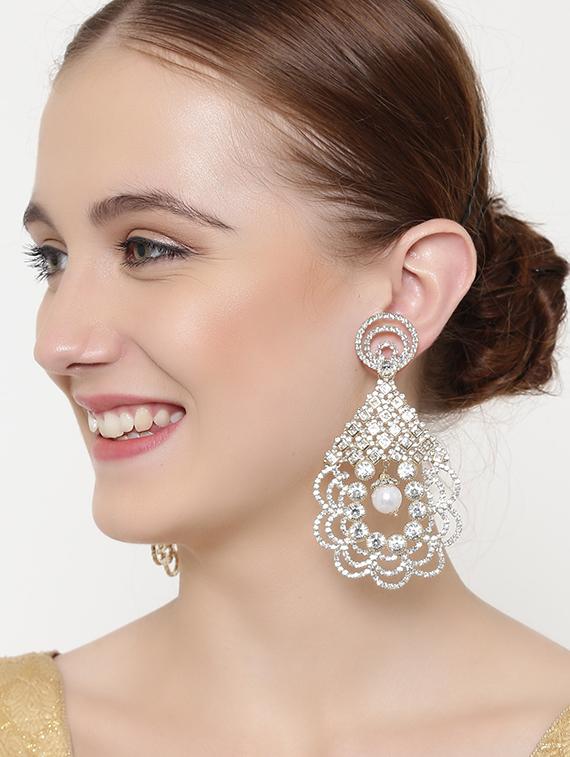 gold metal drop earring - 16889037 - Zoom Image - 3
