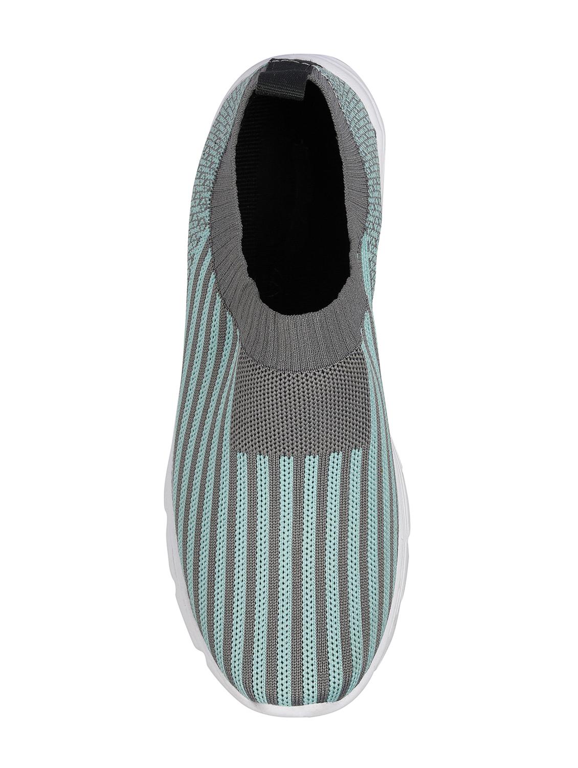 green slip on sports shoes - 16923070 - Zoom Image - 3