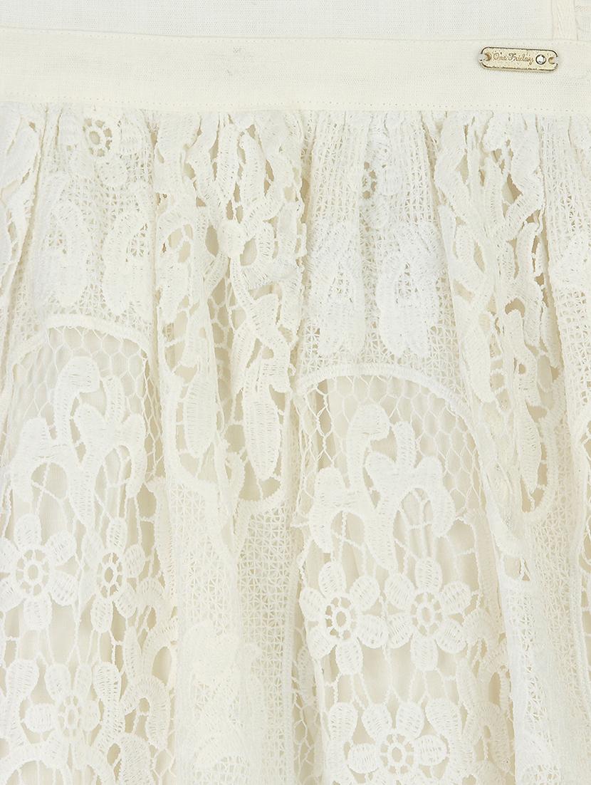 white polyester frock - 16925092 - Zoom Image - 3