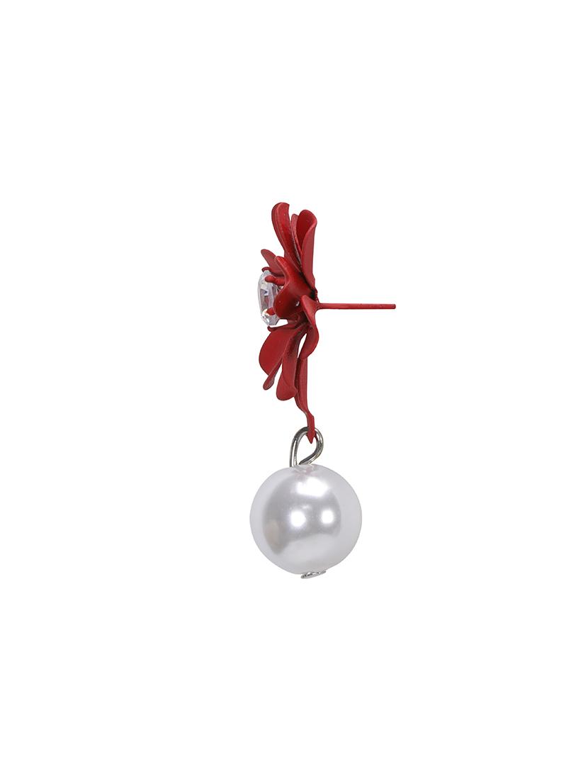 red metal studs earring - 16990933 - Zoom Image - 3