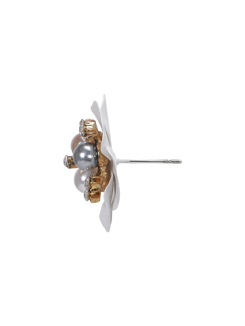 white metal studs earring - 16990935 - Zoom Image - 3