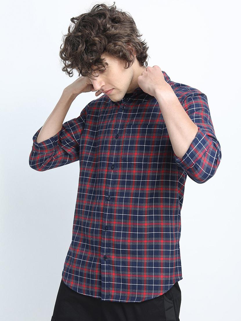 men collared checks casual shirt