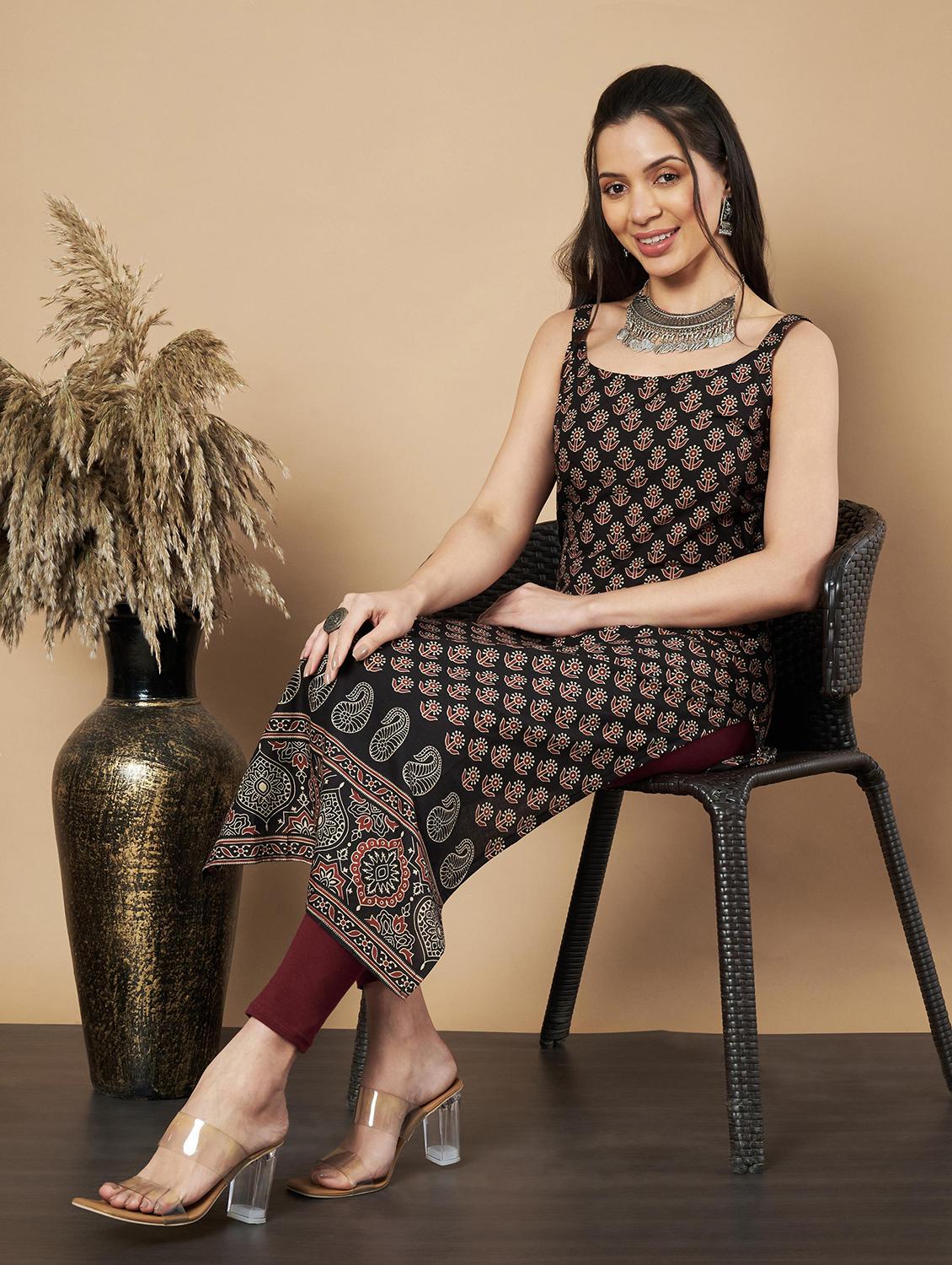 women floral printed sleeveless straight kurta