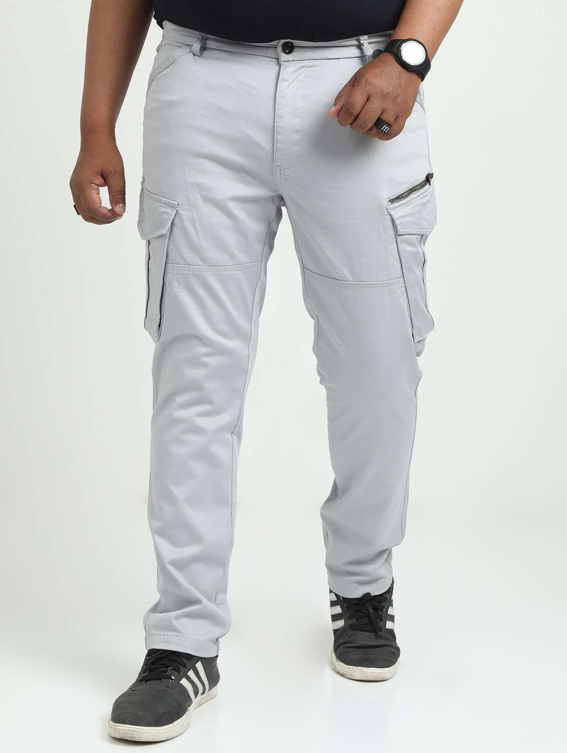 men solid mid rise regular fit cargo