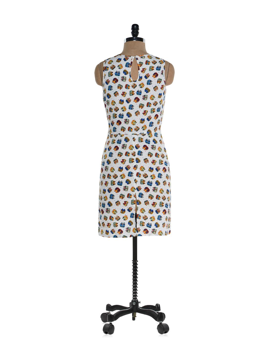 Adorable Doodle waist cut dress - 894310 - Zoom Image - 3