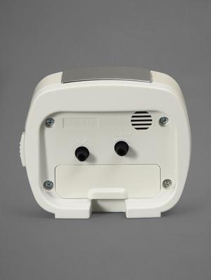 white square frame table alarm clock - 915973 - Standard Image - 3