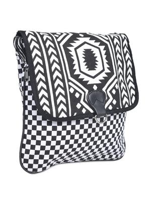 monochrome ikat print sling bag - 948024 - Standard Image - 6