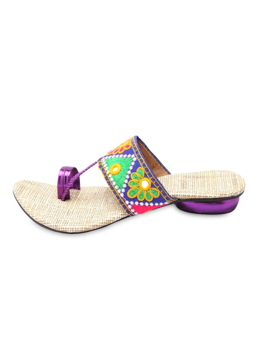 multi colour Fabric kolhapuris - 9764233 - Zoom Image - 3
