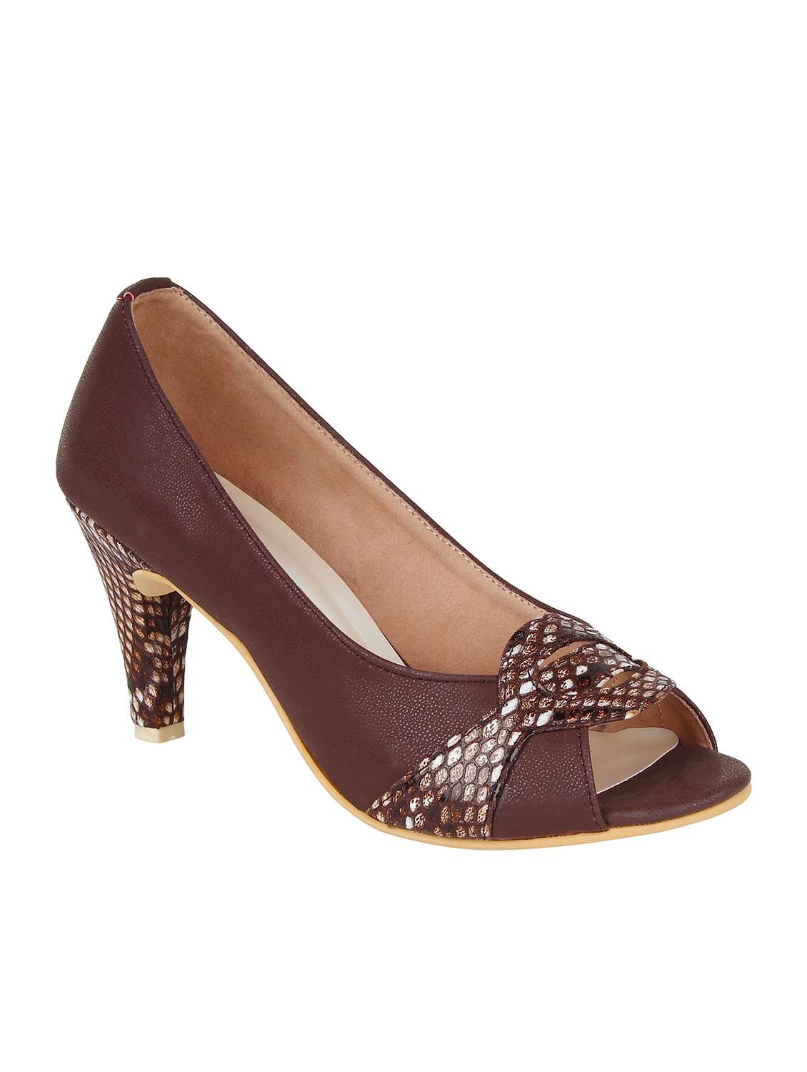 brown leatherette pumps