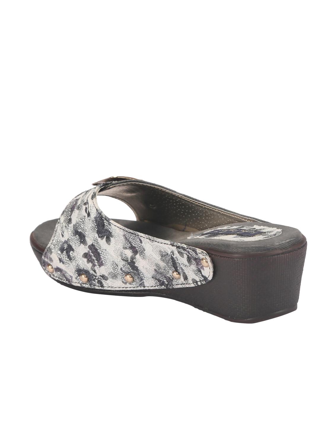 black canvas wedge - 12084403 - Standard Image - 2