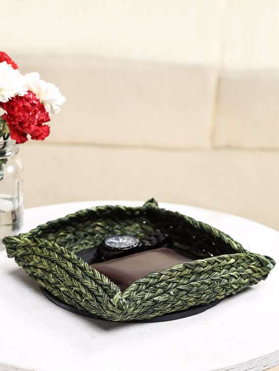 unravel india sabai red charger basket