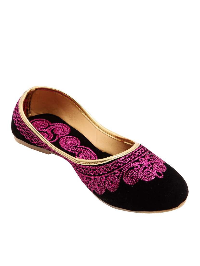 black embroidered slip on jutis