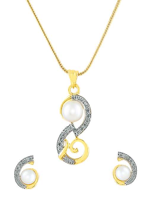 gold brass set - 13429645 -  Standard Image - 0