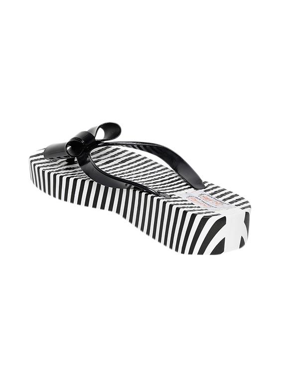 black rubber flip flop - 13942109 - Standard Image - 2