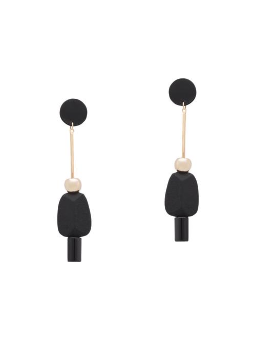 drop earrings - 14792243 -  Standard Image - 0