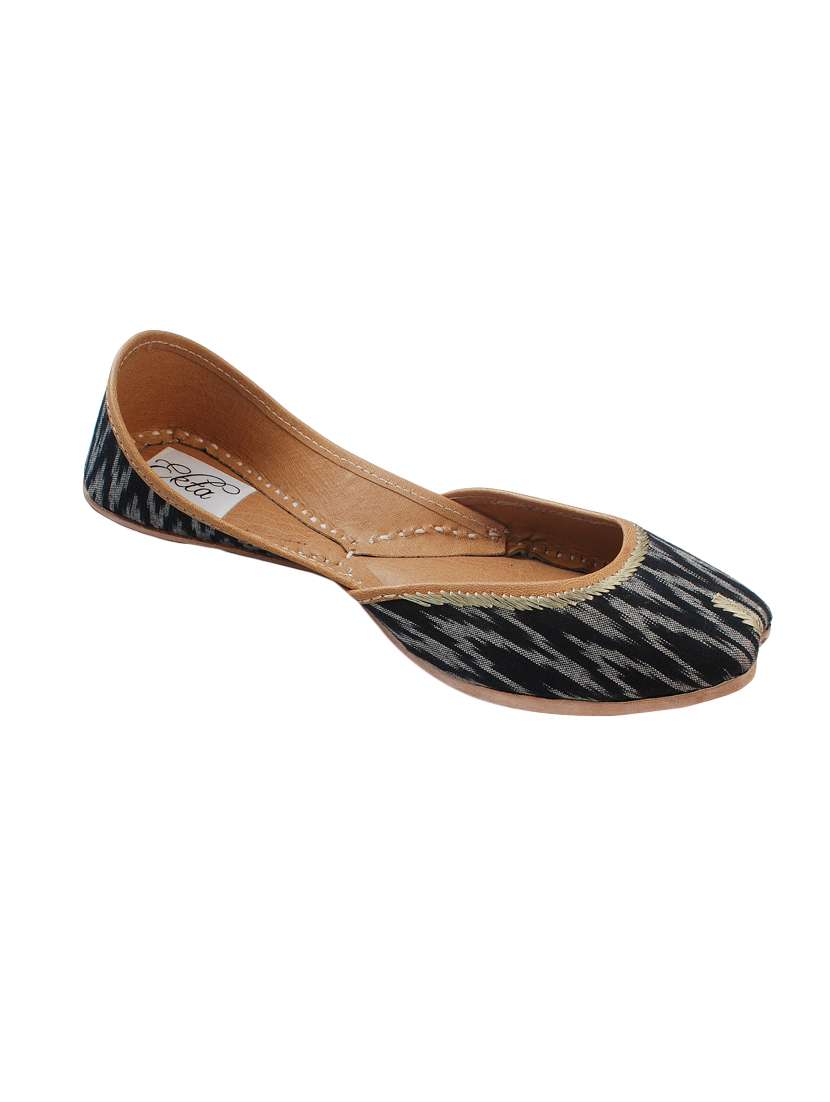 black slip on jutis