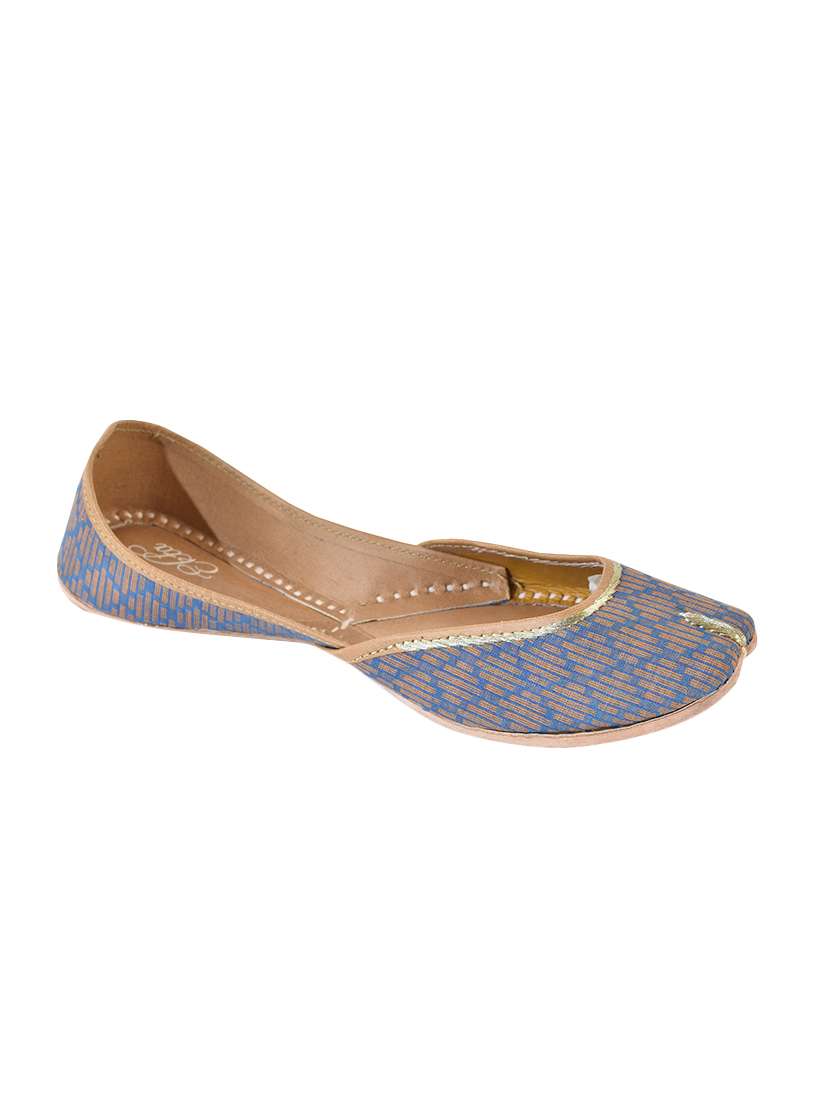 blue slip on jutis
