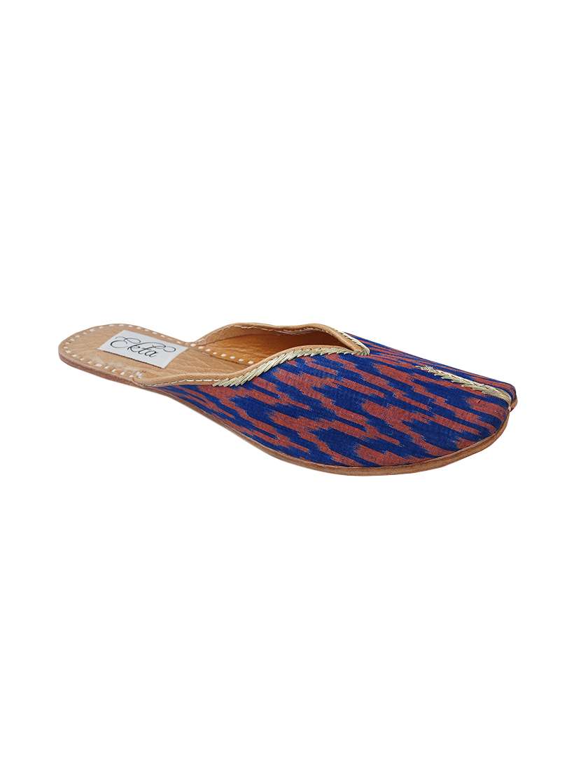 blue slip on jutis