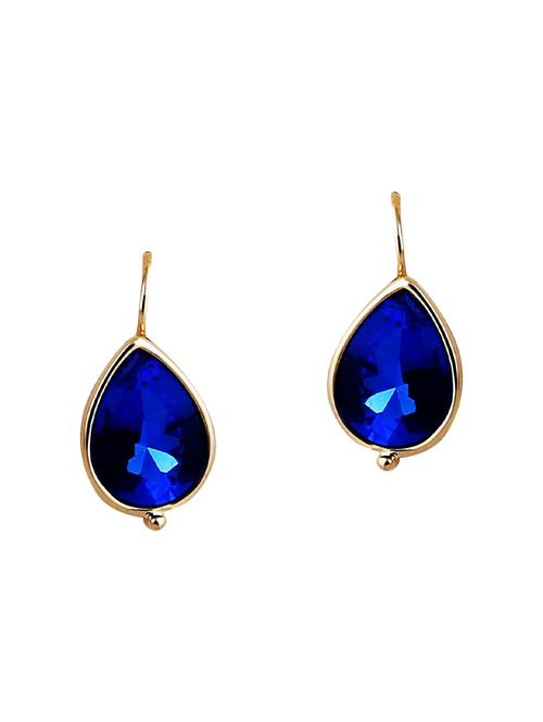 gold metal studs earring - 14968438 -  Standard Image - 0