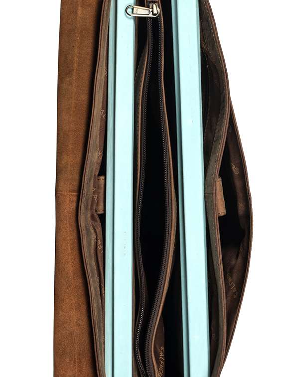 brown leather messengerbag - 15031838 -  Standard Image - 2