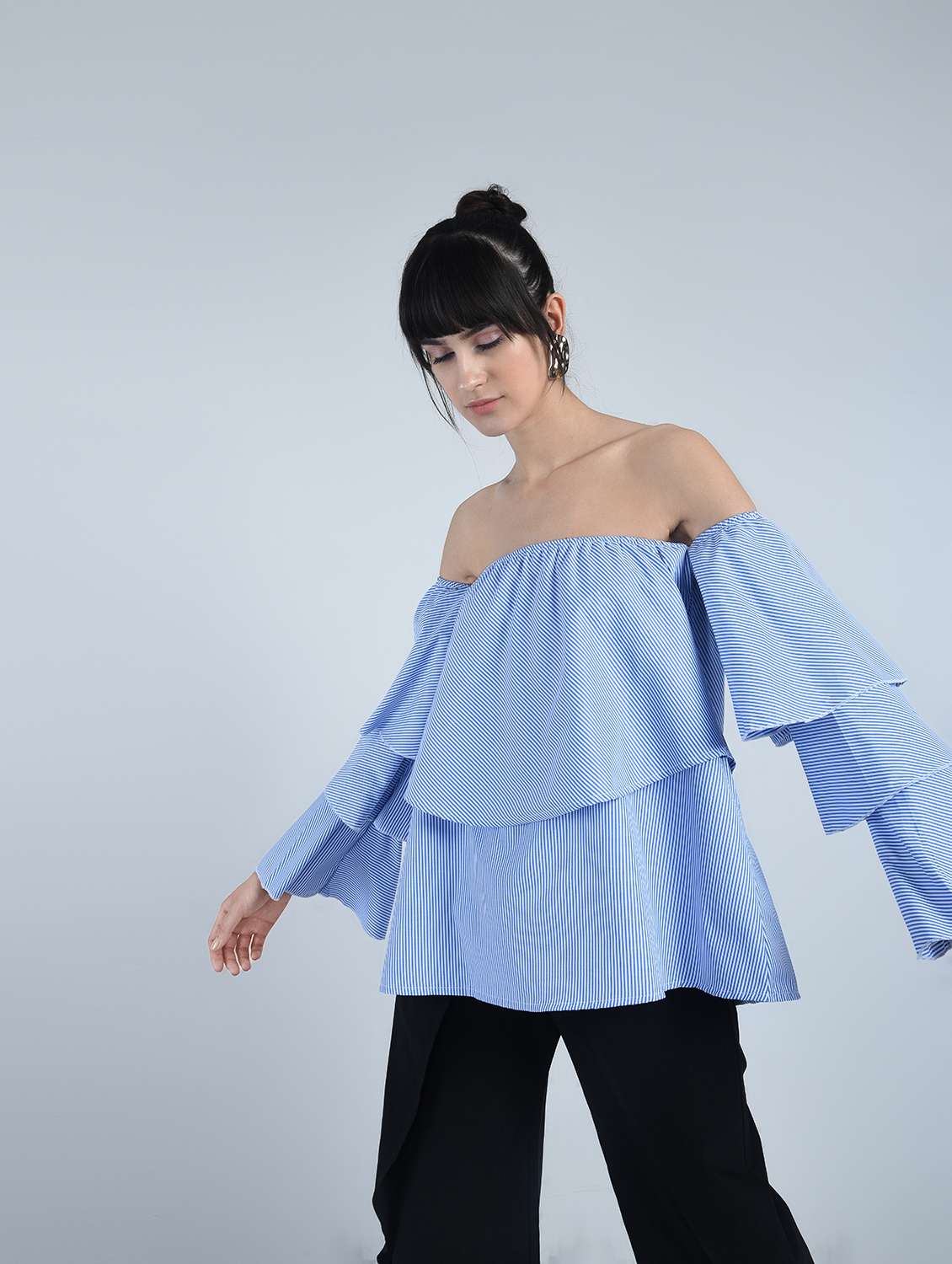 ruffle sleeved overlay top
