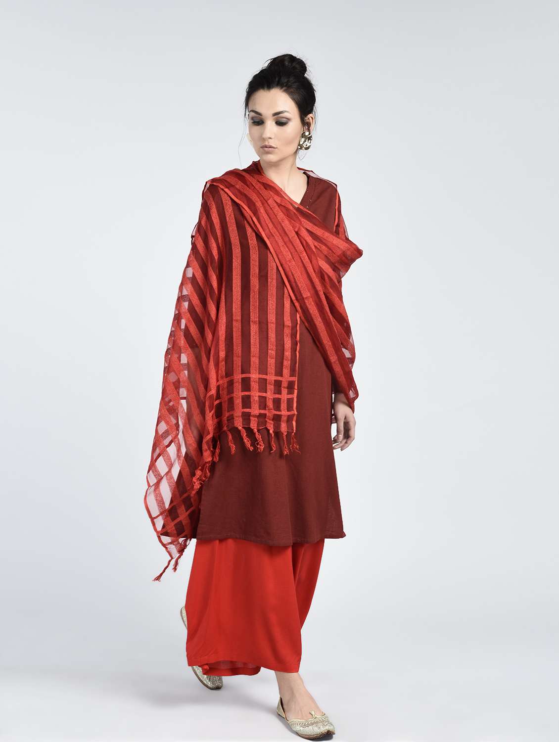 red woven dupatta