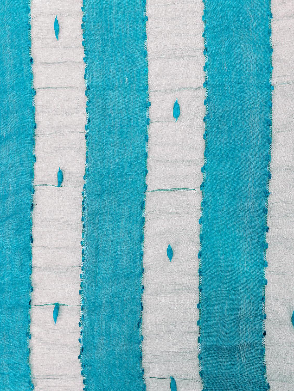scarf with stripes - 15328343 - Standard Image - 2