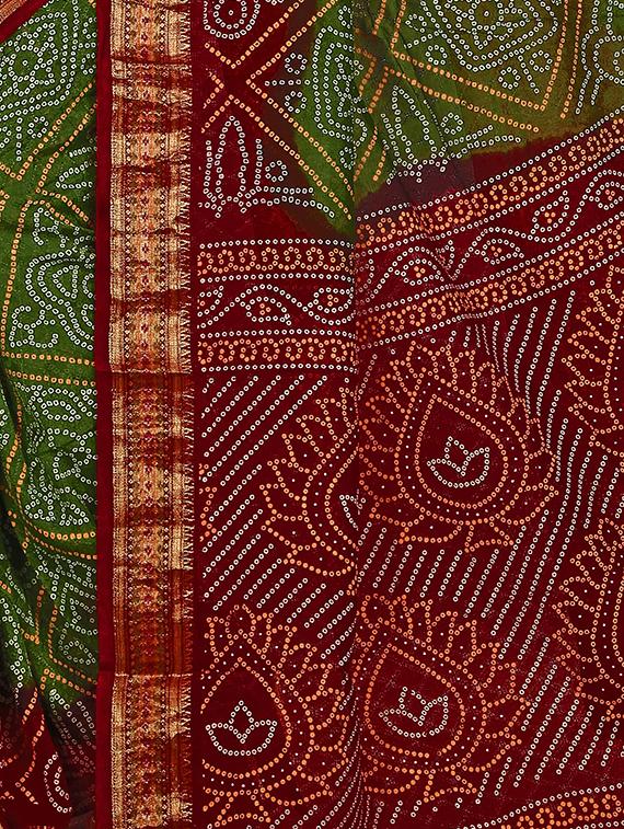 contrast pallu bandhani saree with blouse - 15378380 - Standard Image - 2
