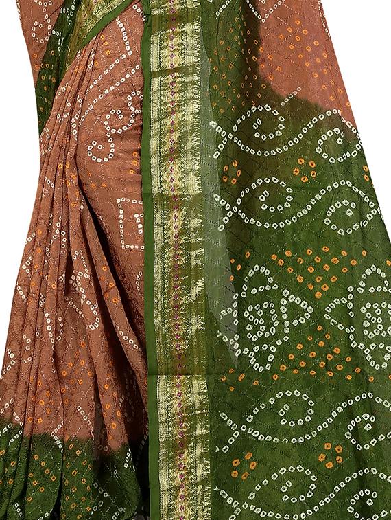 contrast pallu bandhani saree with blouse - 15378384 - Standard Image - 2