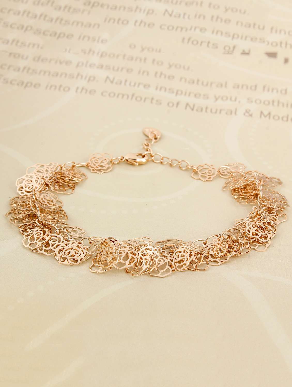 gold metal links bracelet