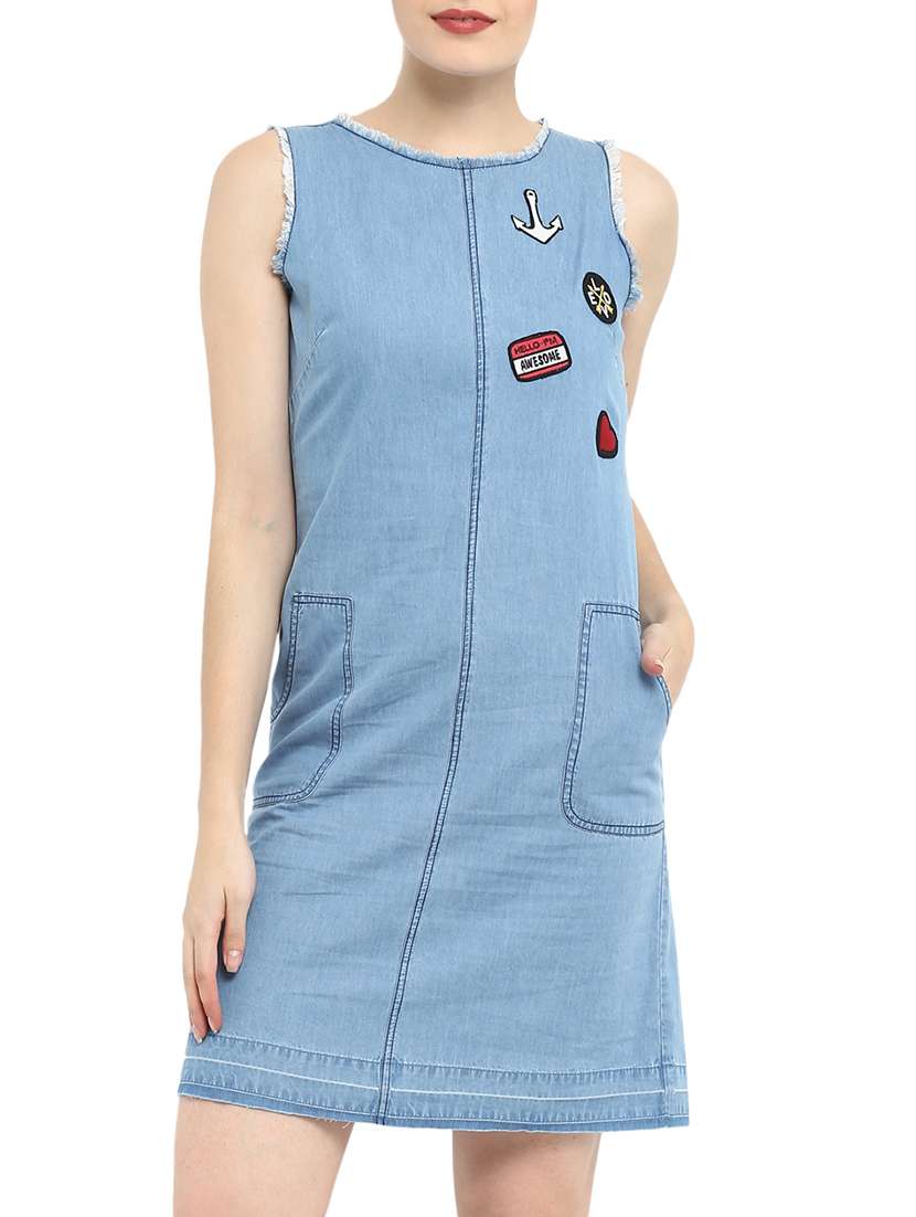 fray detailed patch denim dress