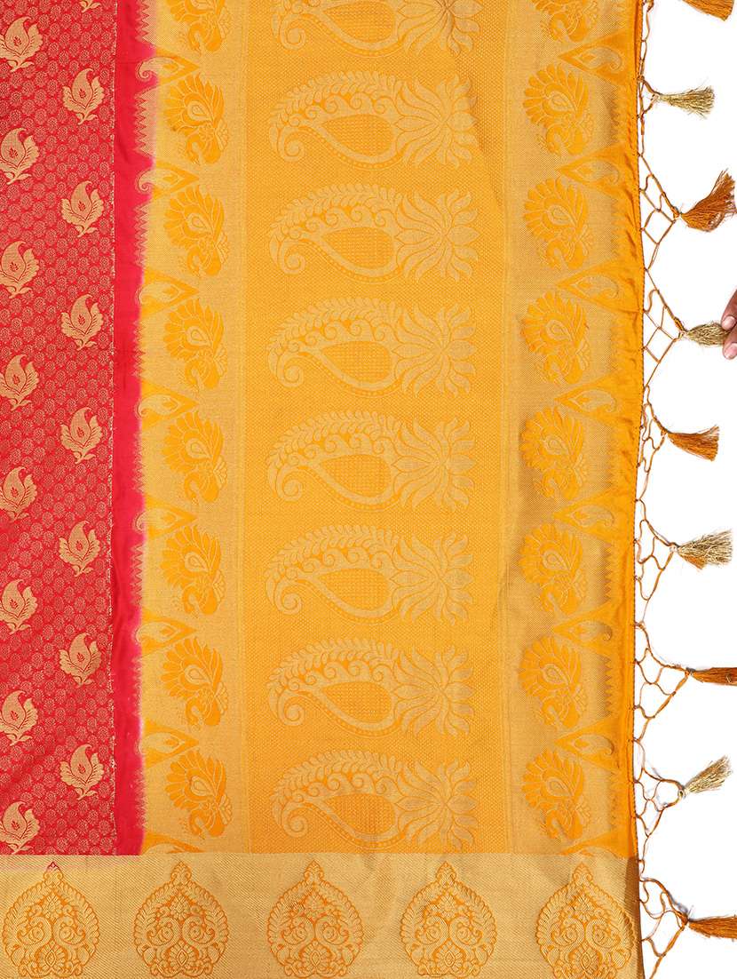 Contrast Border Paisley Kanjivaram Saree