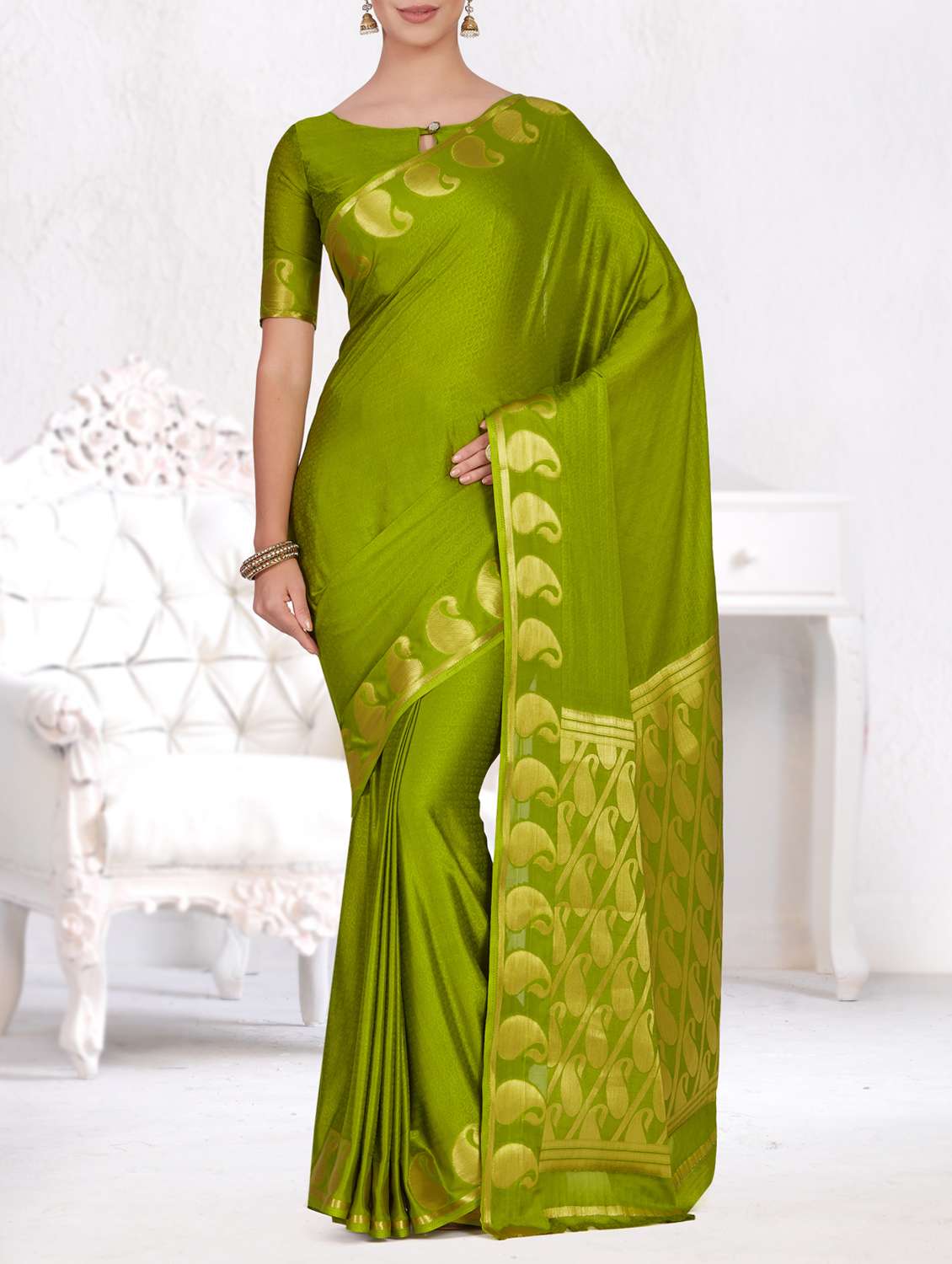 gold paisley border woven saree