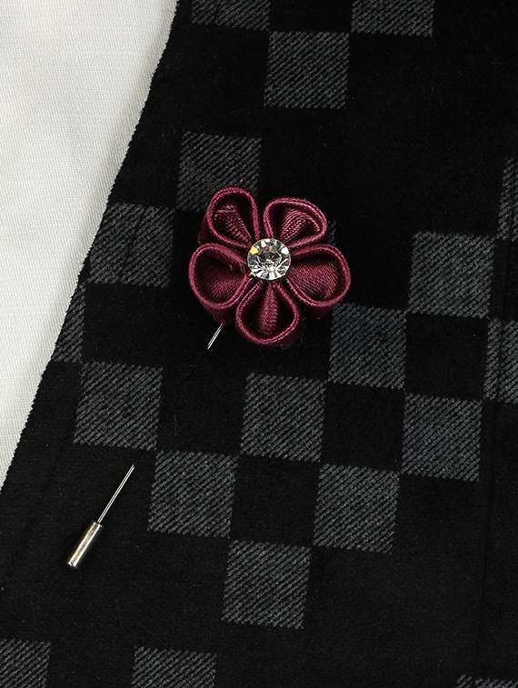 purple micro fibre lapelpin - 15465960 -  Standard Image - 2