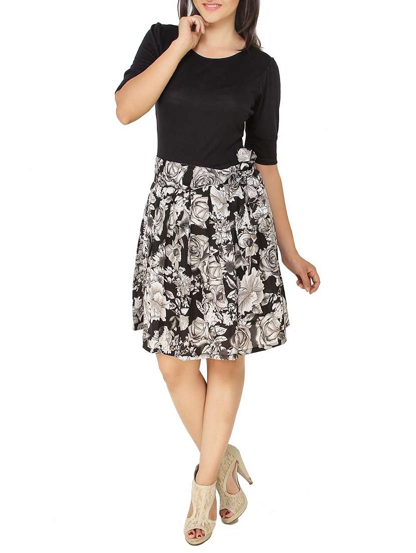 self tie waist pleated printed dress