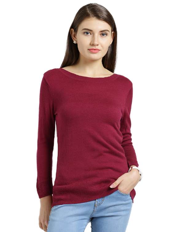 round neck long sleeved pullover