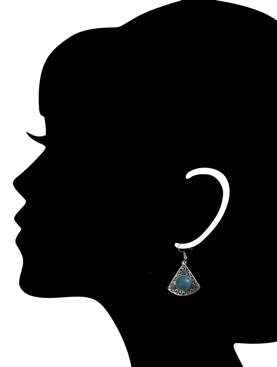 black metal studs earring - 15560368 - Standard Image - 2