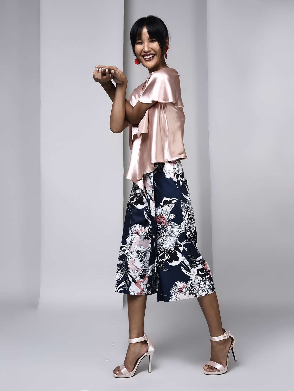 flounce cape sleeved satin top