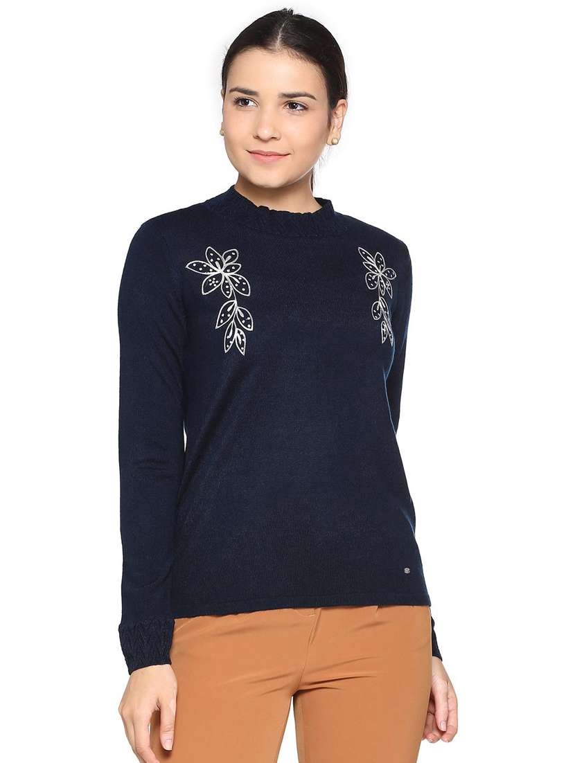 mock neck embroidered detail pullover