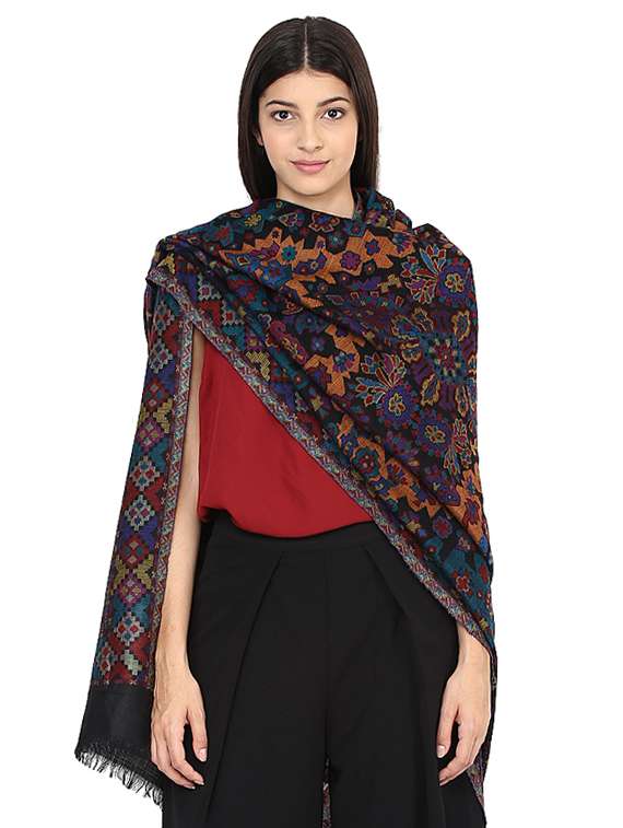 black woolen shawls