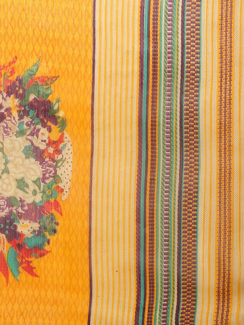 contrast bordered printed saree with blouse - 15589480 - Standard Image - 2