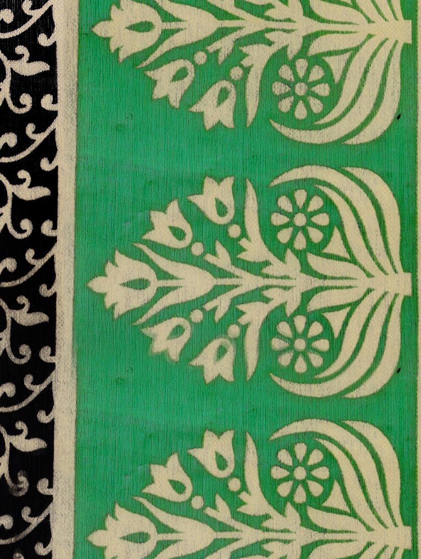 contrast bordered printed saree with blouse - 15589531 - Standard Image - 2
