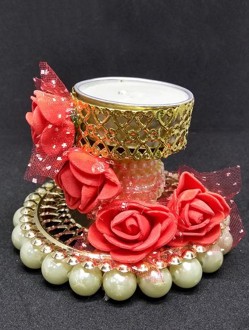 beautiful tea lights - 15623822 -  Standard Image - 0