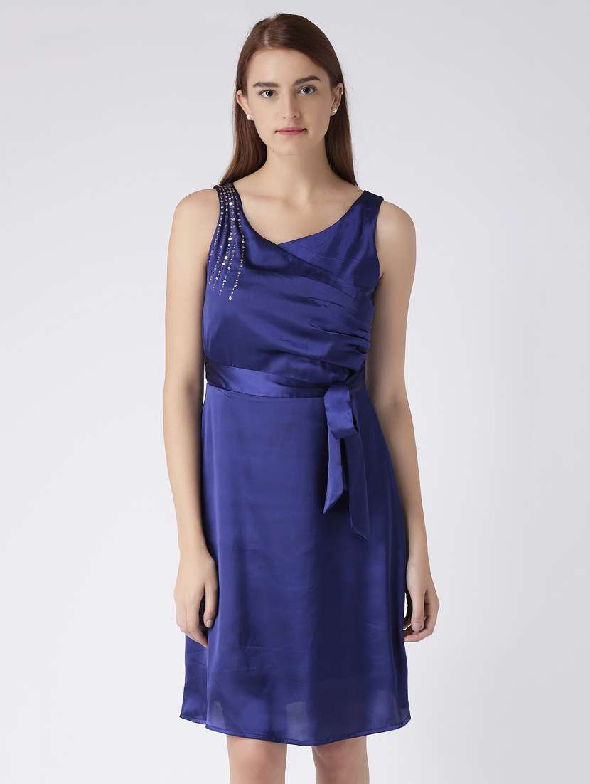 Pleat detail tie knot belted dress