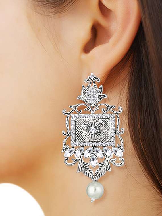 women silver pearl & stones detailed drop earrings