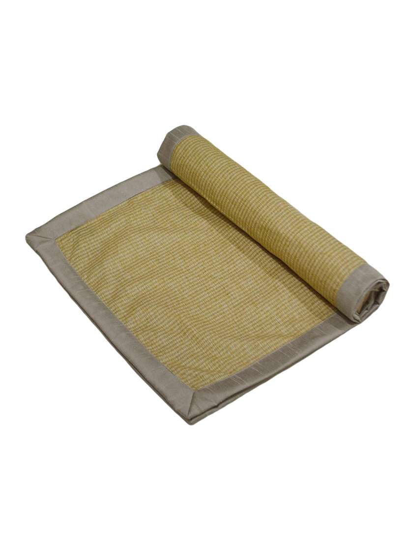 silk table runner - 15713954 - Standard Image - 2