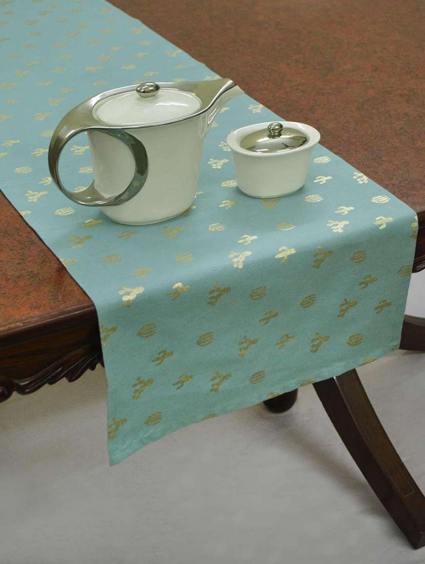 gold print table runner