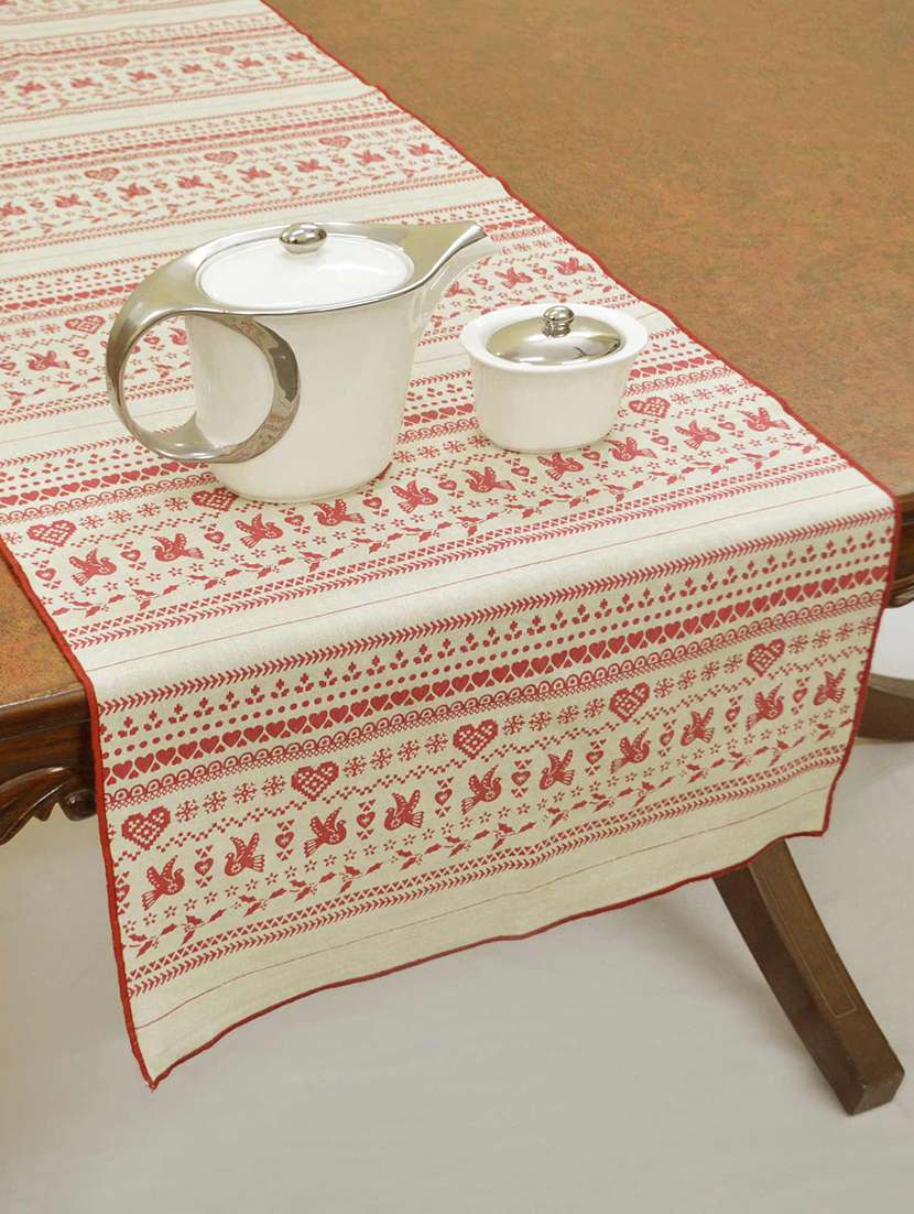 fine printed table runner